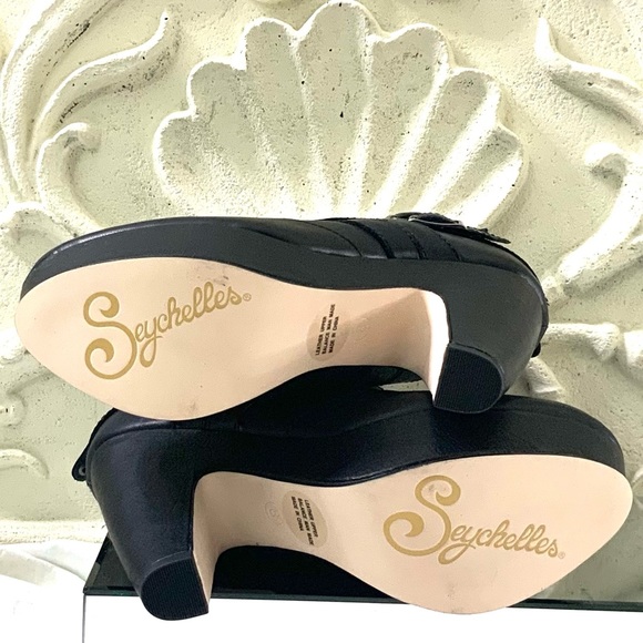 VINTAGE Seychelles Black Leather Theory Ankle Bootie NWOT - Picture 8 of 12